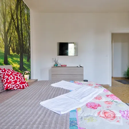 R & R Guest house *