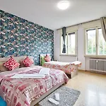 R & R Guest house *