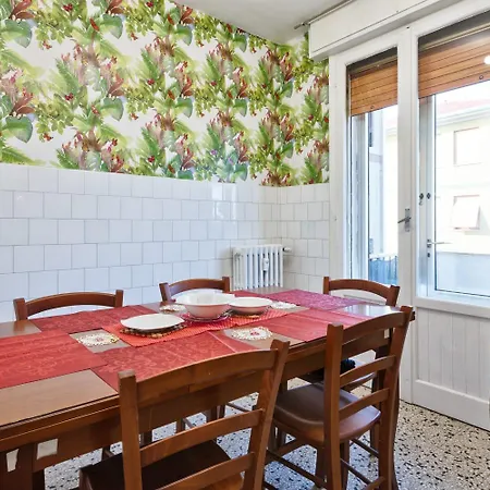 R & R * Μαργκέρα